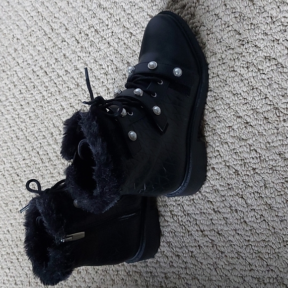 Girls fashion booties size 12. BRAND NEW in excellent condition! - Picture 2 of 5
